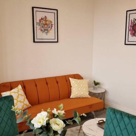 1 Bedroom Apartment - Flitwick - Contractor Friendly - Tourist Ready - Full Kitchen - Wifi - Smart Tv - Sofa Bed - Free Parking - Ideal For Short Or Long Stays Exterior foto